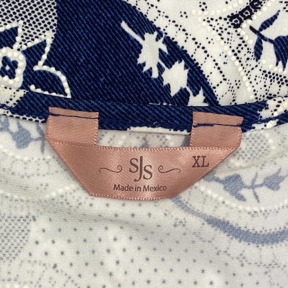 Sjs Blue & White Paisley Keyhole Sleeveless Blouse - Picture 8 of 11
